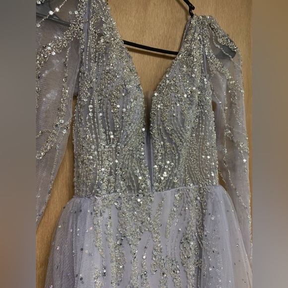 Women fancy wedding dress - Picture 3 of 8